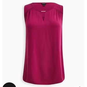 NWT Torrid RAYON CREPE METAL KEYHOLE TANK - boysenberry pink - size 2
